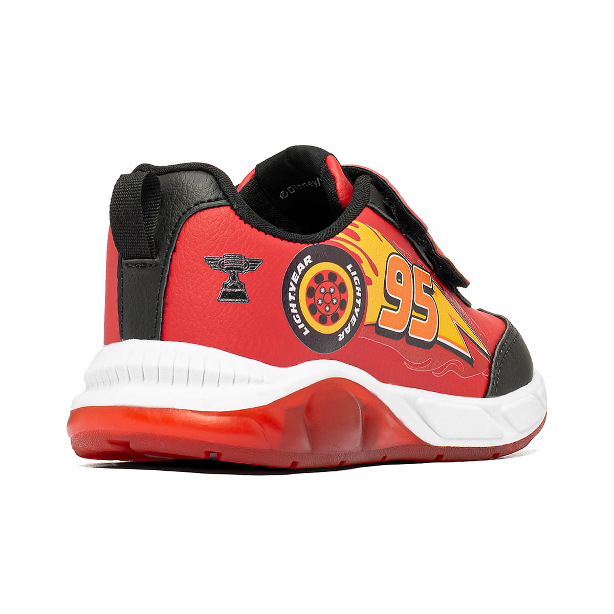 Tênis infantil vermelho Dyan Lightning McQueen mostrando o solado e detalhes do calçado